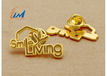 Huy hiệu mạ vàng cài áo Smile Living