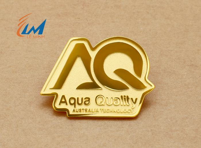làm huy hiệu logo đúc mạ vàng cao cấp