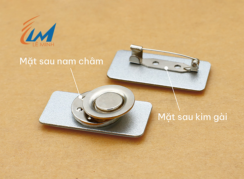 huy hiệu inox in uv