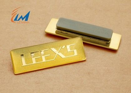 làm huy hiệu chữ nổi mẫu Leex's