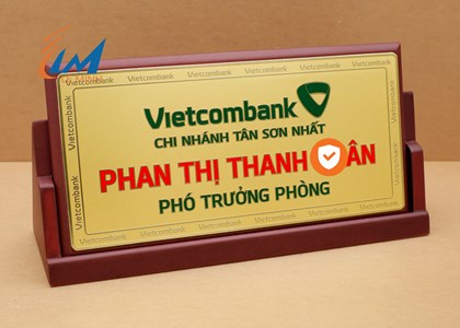 Bảng chức danh đế gỗ chữ A