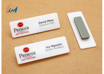 Sản xuất bảng tên mica giá rẻ