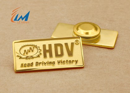 Sản xuất pin logo đeo áo mạ vàng